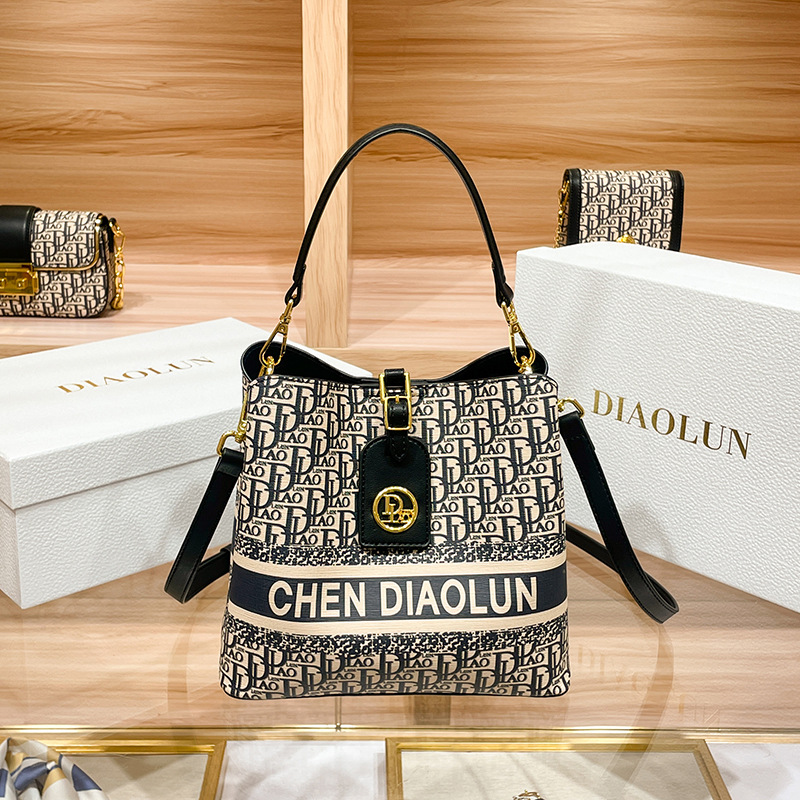 Luxury Bags For Sale - حقيبة يد نسائية كلاسيكية شهيرة، حقيبة