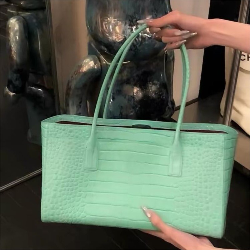 حقيبة يد نسائية خضراء عتيقة ال - مراجعة Luxury Bags Green وسعره