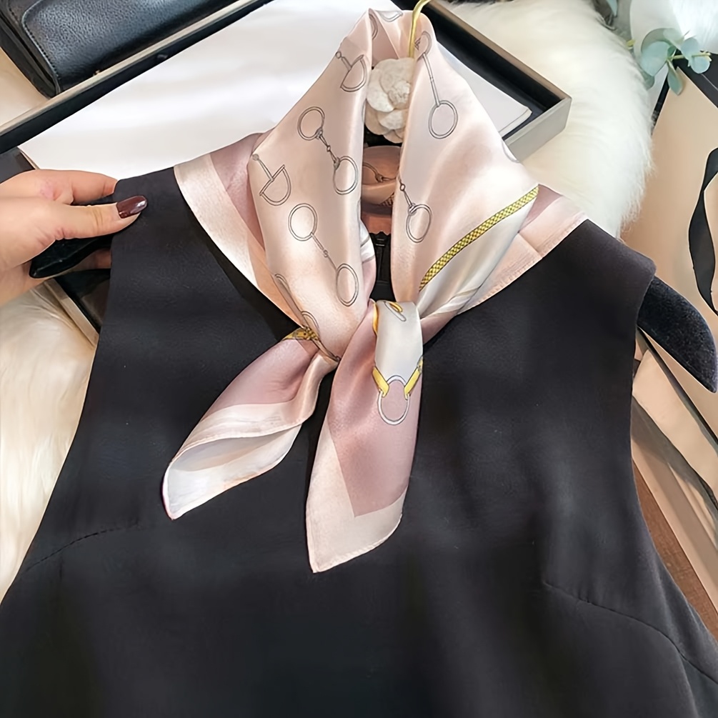 وشاح مربع فاخر من الحرير الخال - مراجعة Luxury Bags And Accessories وسعره