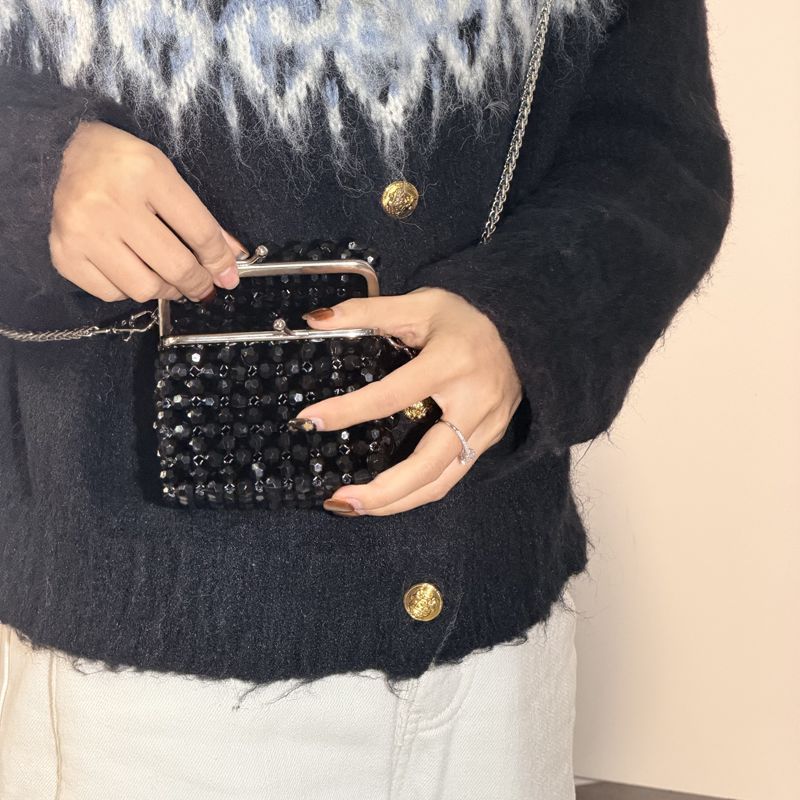 حقيبة كلاتش كلاسيكية مطرزة بال - مراجعة Luxury Bags Sales وسعره