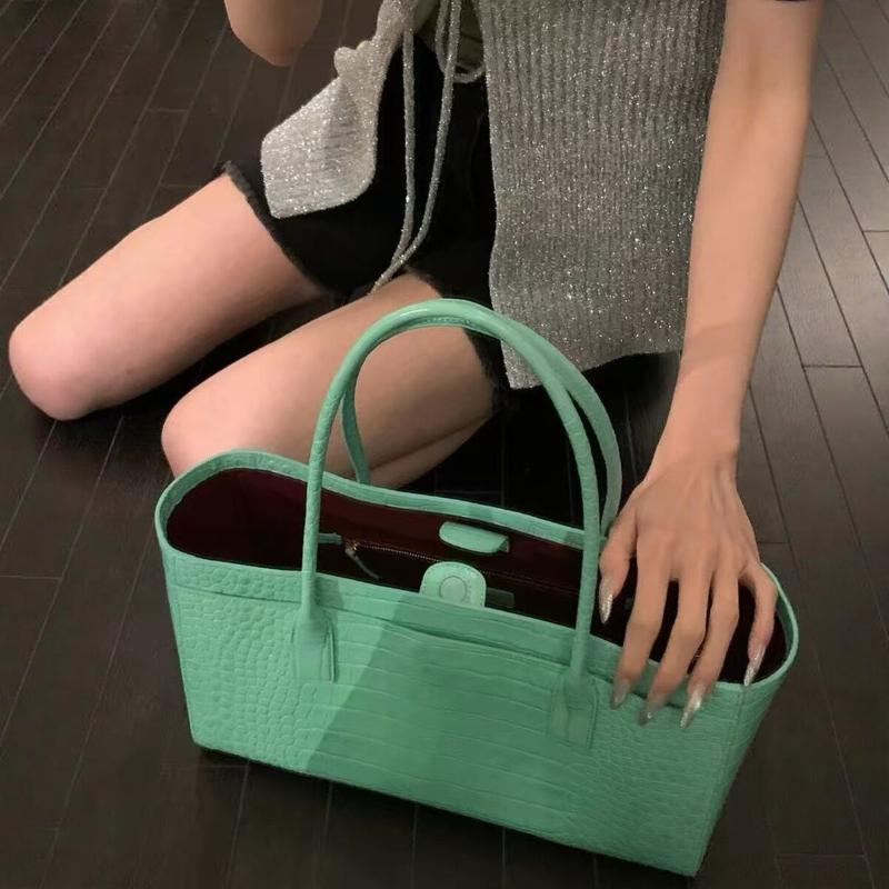 حقيبة جلدية فاخرة بنقشة التمسا - مراجعة Luxury Bags Green وسعره