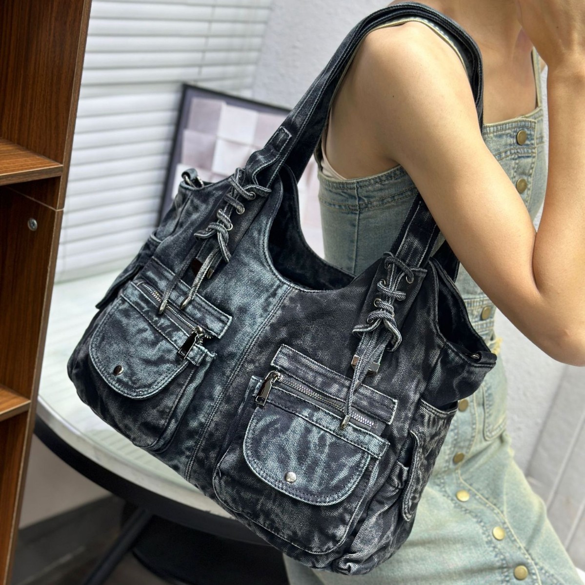 حقيبة نسائية من قماش الدنيم Y2 - مراجعة Wristlet Wallet Zipper وسعره