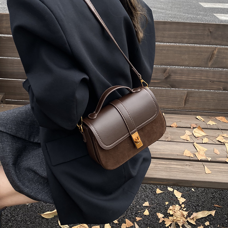 حقائب كروس مربعة صغيرة ذات علا - مراجعة Luxury Bags Sales وسعره