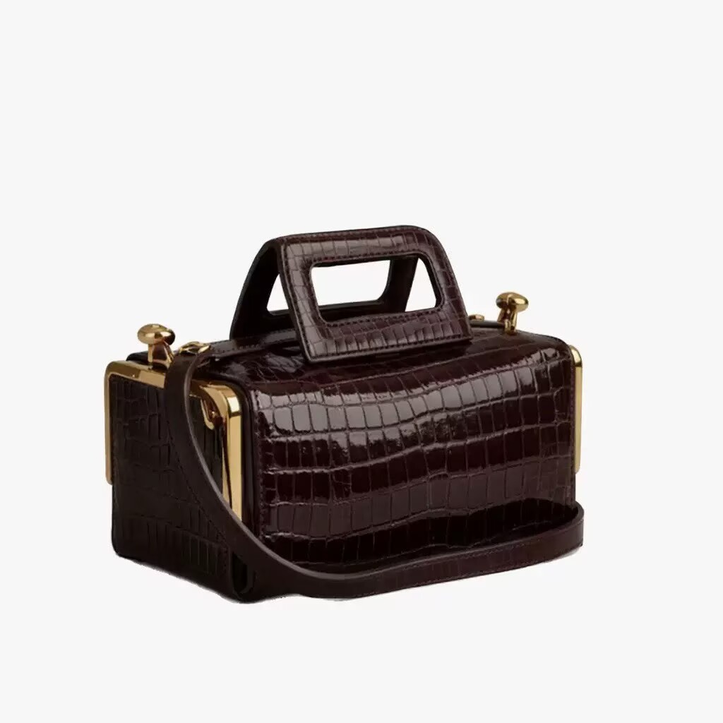 حقيبة تحت الإبط فرنسية الطراز  - مراجعة Luxury Bags Sales وسعره