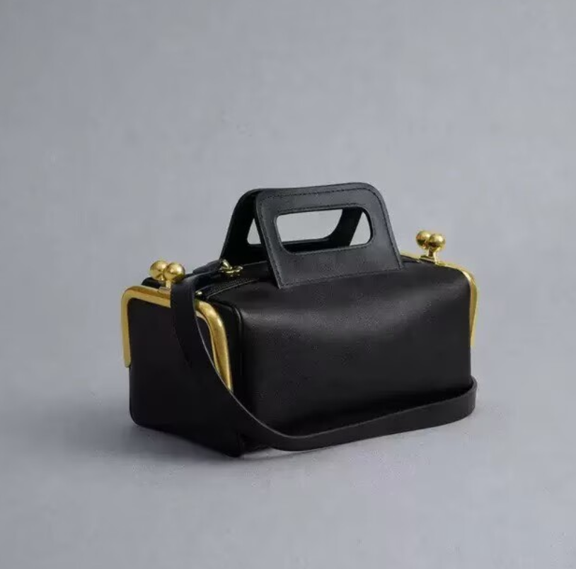 حقيبة تحت الإبط فرنسية الطراز  - مراجعة Luxury Bags Sales وسعره