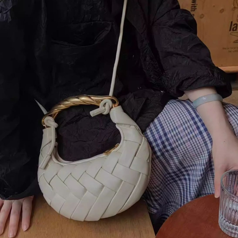 حقيبة من القماش المحمولة المرأ - مراجعة Luxury Bags Level وسعره