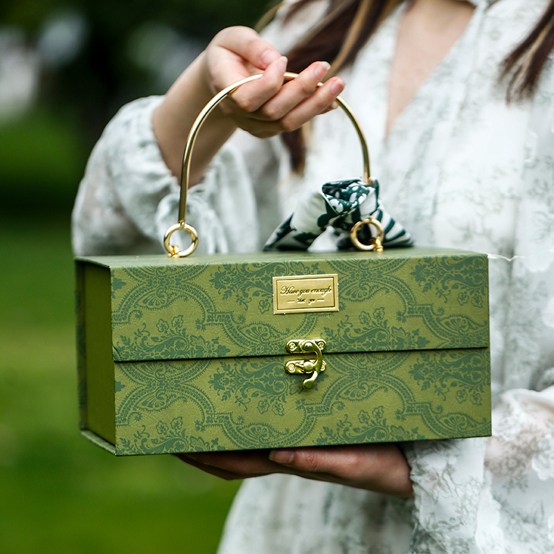رشاقته متعدد الألوان المعادن ي - مراجعة Luxury Bags List وسعره